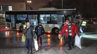 Шоуто в Пловдив започна! Валят чували с бюлетини СНИМКИ