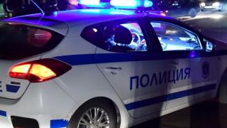 Бесен екшън в София: Мъж вади пищов в пицария, плащат му сметката