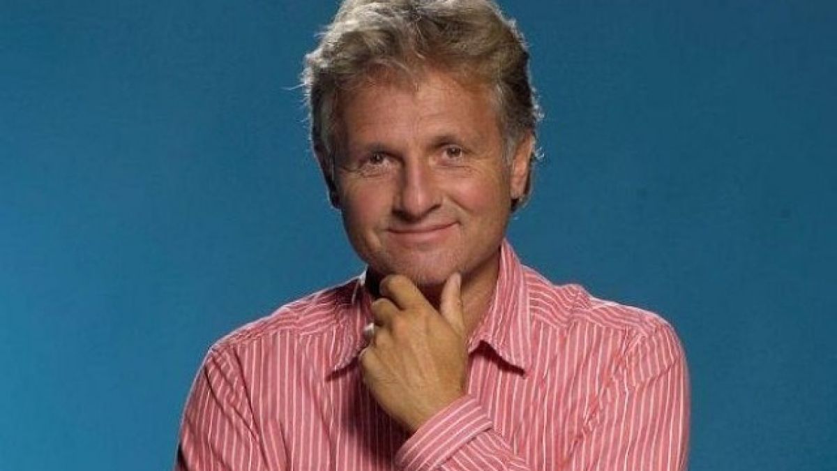 Ще се изненадате как е изглеждал Къци Вапцаров като студент СНИМКА