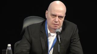 Западни медии за влизането на Слави във властта: Бепе Грило в балкански сос