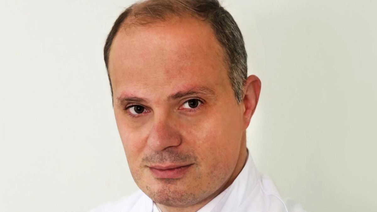 Проф. Стоянов: Изправени сме пред емоционална и информационна пандемия