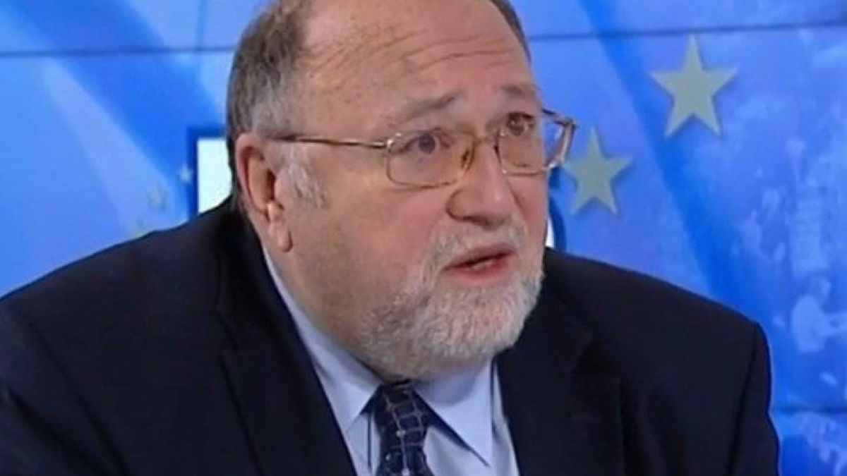 Евродепутатът Ал. Йорданов силно притеснен от случващото се в парламента 