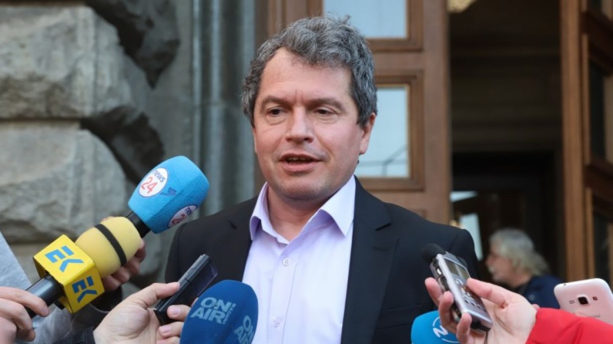 Журналист: Ами прав е колегата Цицелков да им бърка странните имена
