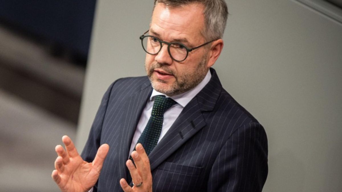Германски министър за Европа алармира: Чертаенето на нови граници на Балканите е опасен път