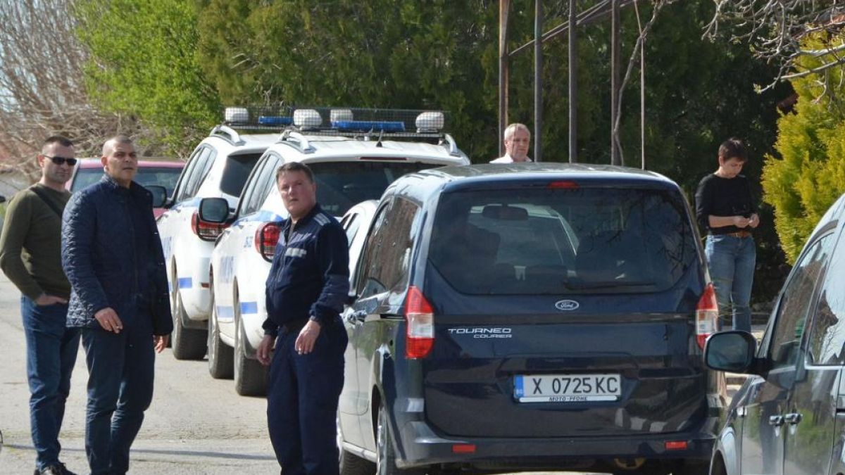 Зловещо майцеубийство срази Димитровградско СНИМКИ