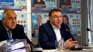Проф. Ангелов захапа д-р Симидчиев заради НОЩ и го призова да прочете... ВИДЕО