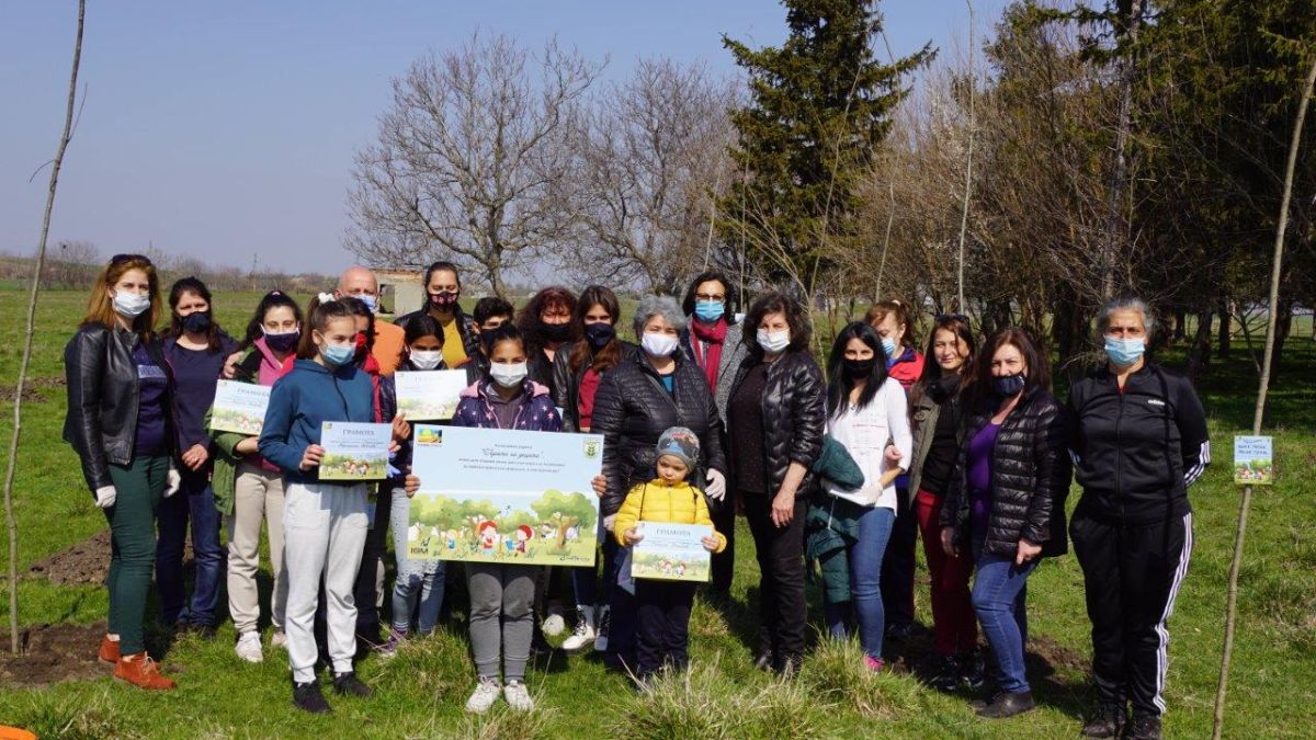 СОНИК СТАРТ засади над 200 дръвчета в Седмицата на гората СНИМКИ