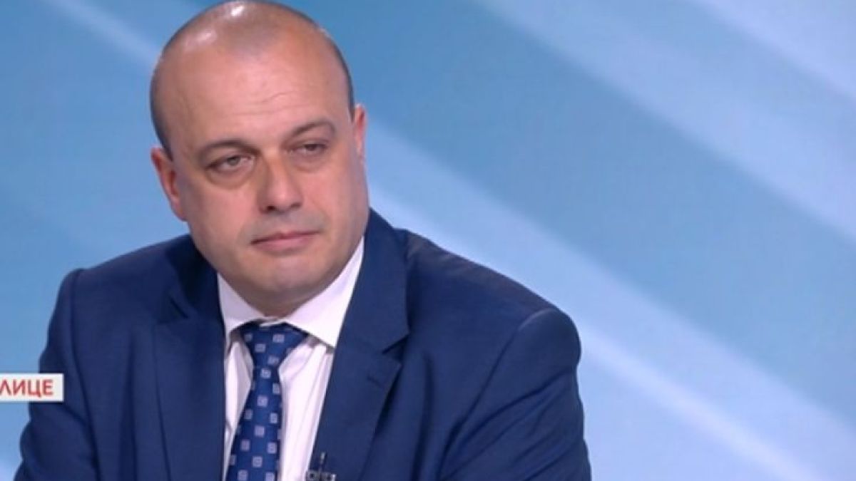 БСП отсвири Слави: Няма да се молим на никого!