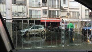 Зрелищна катастрофа на БМВ, Фолксваген и Пежо в Бургас СНИМКИ
