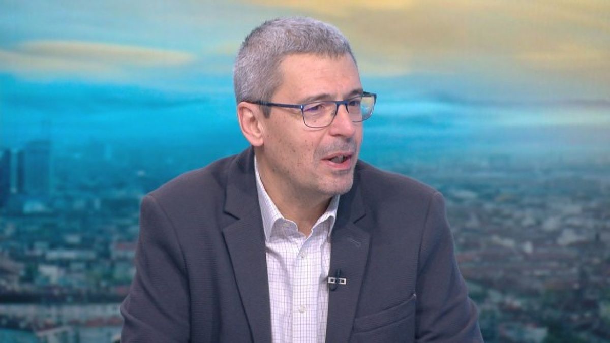 Проф. Илко Гетов обясни защо жените получават по-често тромби след "АстраЗенека"