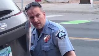 Съдът в САЩ реши дали полицаят е виновен за убийството на Джордж Флойд СНИМКИ