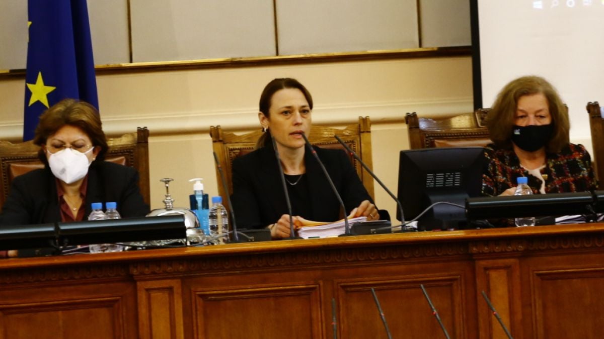 Ива Митева съобщи неочаквана новина за Борисов и министрите му