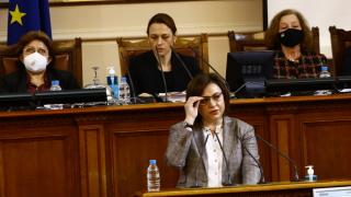 Нинова гневна: Новите партии насочиха стрелите си към БСП вместо срещу ГЕРБ