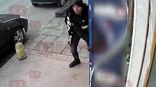 Наглец отмъкна стотинки след упорита битка с вендинг автомат в Бургас СНИМКИ