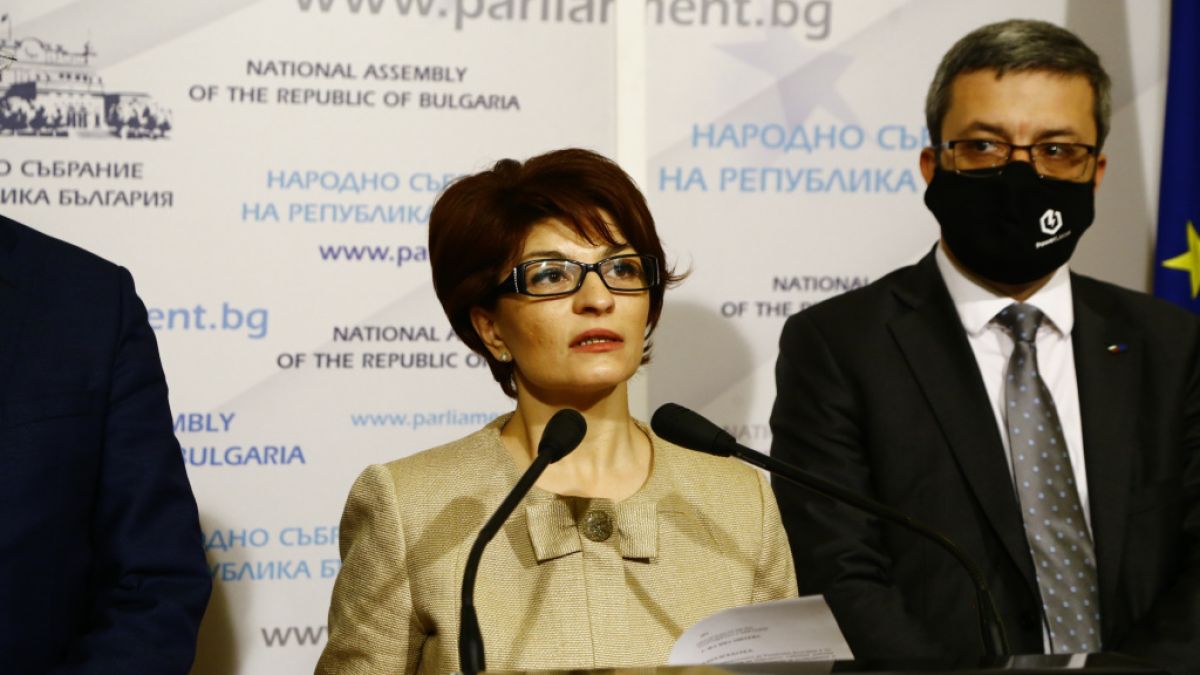 ГЕРБ с мълниеносна реакция след мораториума върху сделките и назначенията на "Борисов 3" ВИДЕО