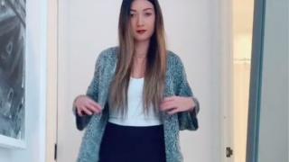 Всички носим жилетката неправилно - каза тя и подпали мрежата ВИДЕО