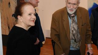 Писателят Христо Стоянов потъна в скръб от загубата на кумата си