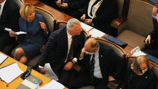 Скандални предложения на "Мутрите" за партийно номадство