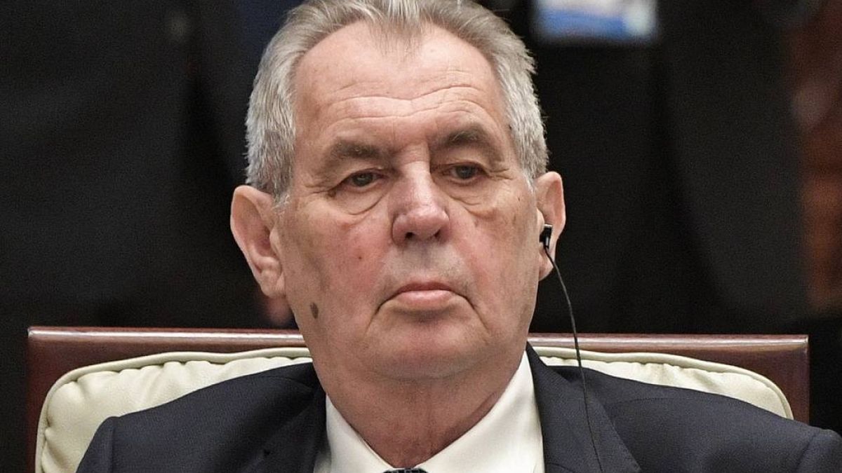 Чешкият президент хвърли бомба за шпионския скандал с Русия, извади втора версия