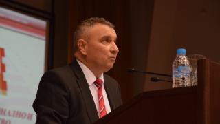 Ректорът на УНСС сподели своята версия за скандала с уволнения преподавател