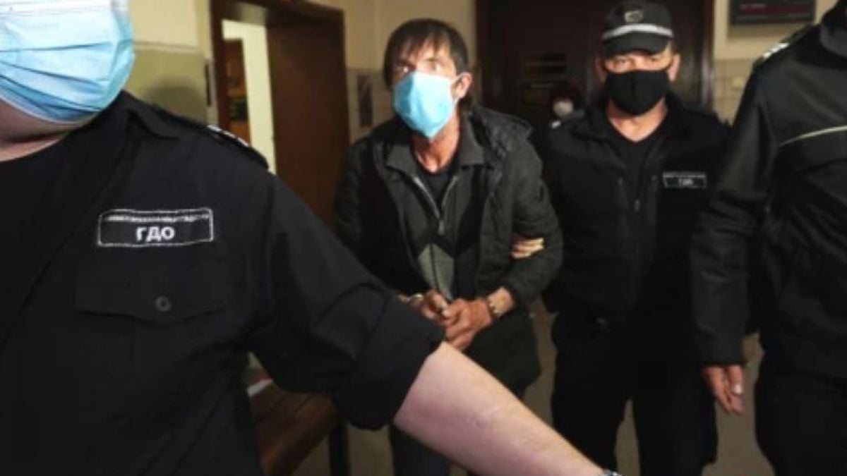 Кошмарни подробности за жестокото майцеубийство, което смрази Любимец