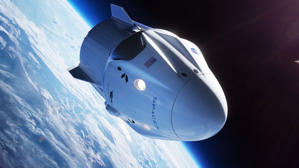 НЛО бе в опасна близост до SpaceX, Пентагонът предупреди за сблъсък!  
