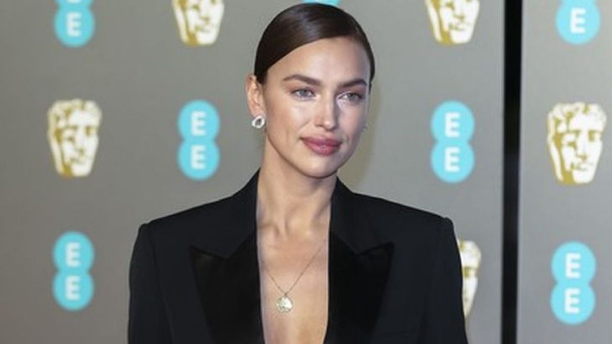 Ирина Шейк шашна, разхожда се без пола из Лос Анджелис СНИМКИ 18+