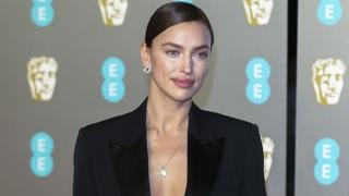 Ирина Шейк шашна, разхожда се без пола из Лос Анджелис СНИМКИ 18+