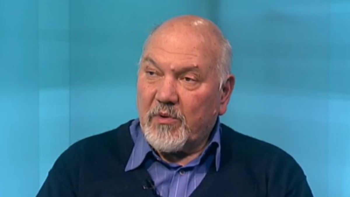 Проф. Маринов: Връщането на мандата е нестандартен и рискован ход, само глупак би...