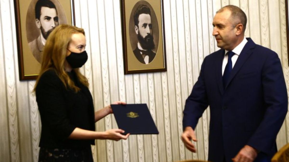 ИТН върна мандата секунди, след като го получи от Радев СНИМКИ