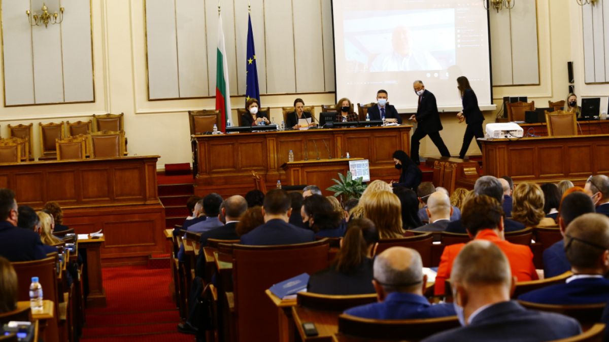 Заседанието на Народното събрание пропадна