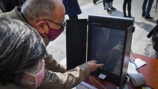 Ето колко ще струва всяка една от новите машини за гласуване
