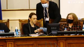 Мрежата беснее: Ако НС заседава през седмица, заплатите – наполовина
