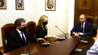 Йотова издаде политическите планове на Радев: Готов е всеки момент да...