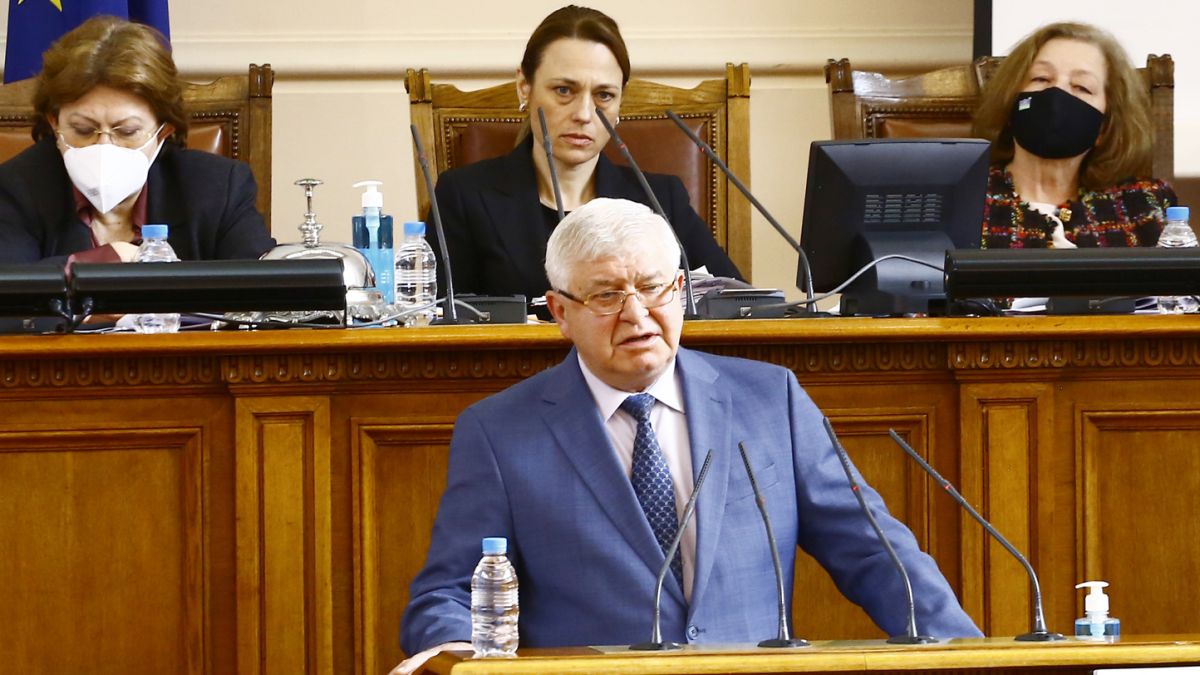 Ананиев в парламента: Кой носи политическата отговорност за актуализацията на бюджета