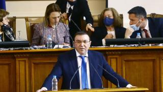 Проф. Ангелов: Кабинетът на Радев е в паника, гаси кризата с бензин 