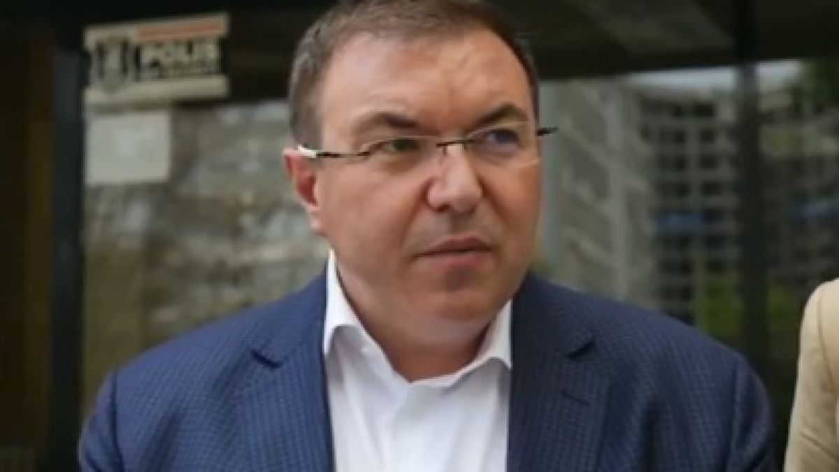 Здравният министър се закани на ресторантьорите и направи важно съобщение за сватбите ВИДЕО
