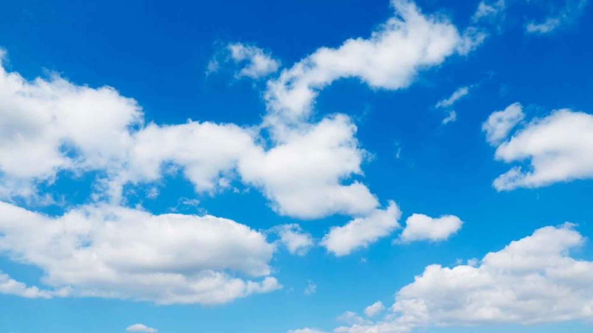 Невероятно знамение в небето над Бургас СНИМКА 