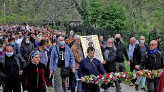 Изцелени разказват за чудесата на бачковската Богородица ВИДЕО