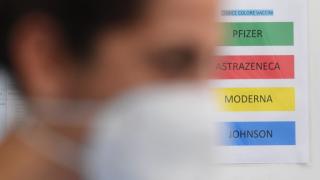 EMA решава дали да разреши Pfizer за лица под 15-годишна възраст