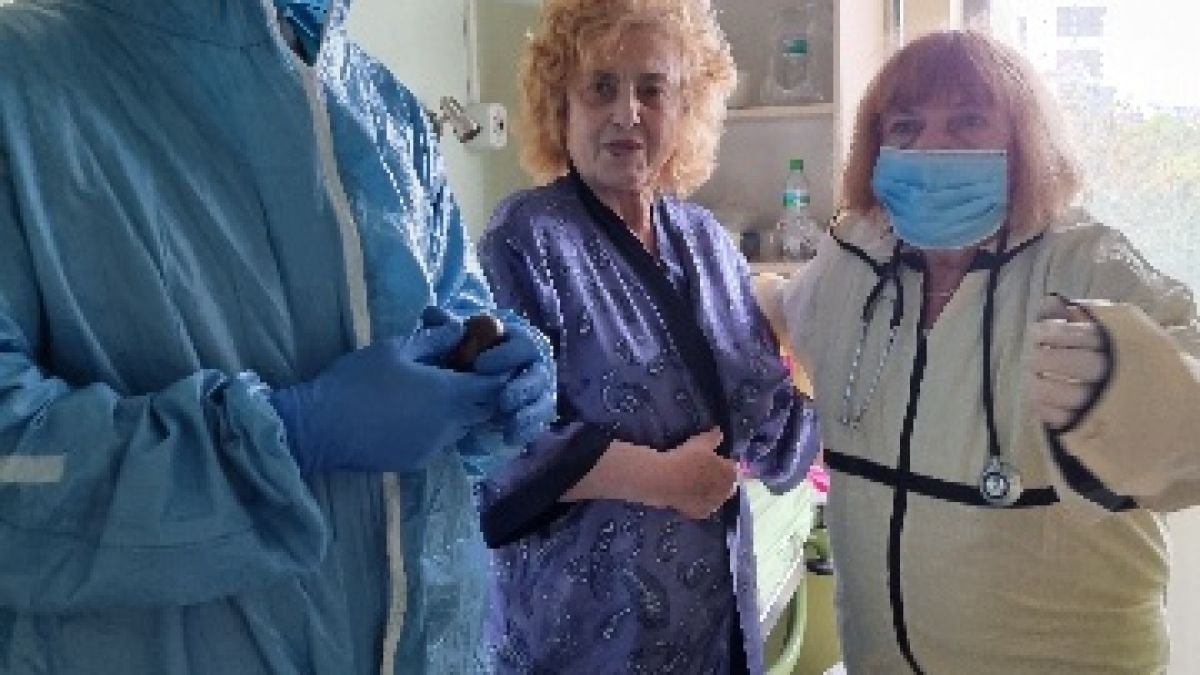 Неповторимият позитивен дух на Латинка Петрова радва лекарите от "Софиямед" по Великден