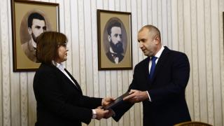 Нинова дава две дами от БСП за министри в правителството на Радев