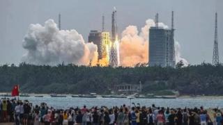 Огромна опасност надвисна над Южна България заради китайската ракета ВИДЕО
