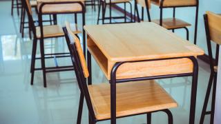 Ето кога учениците от 6 и 11 клас ще се връщат в класните стаи
