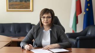 Нинова отвърна на Слави и му зададе 2 въпроса
