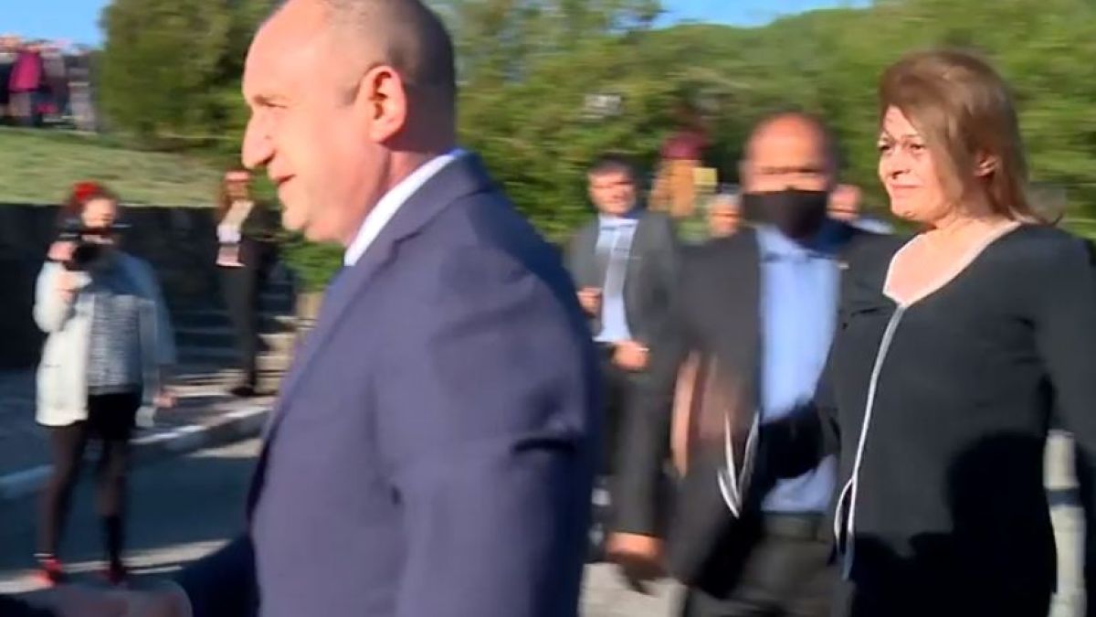 В ранни зори Радев показа интересно ВИДЕО