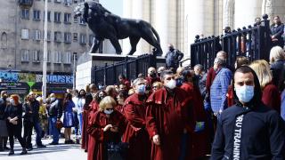 Прокурори, следователи и съдебни служители с незабавна реакция след атентата срещу Гешев