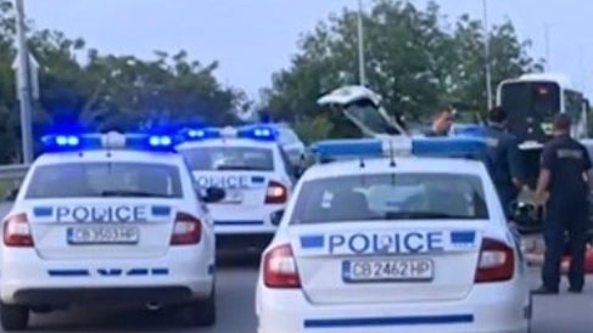 Само в БЛИЦ! На 4-ти километър почерня от полиция, ето какво се случва