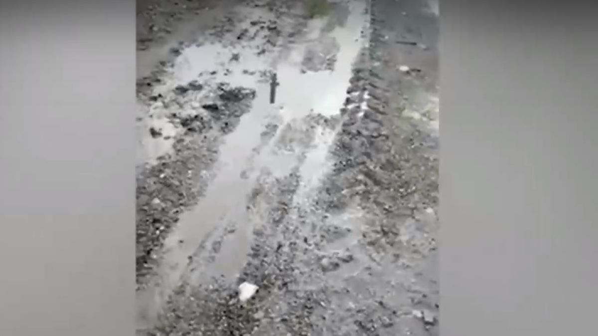 Изненада: Този изровен черен път се води асфалтиран по документи ВИДЕО
