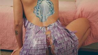 Дъщерята на Мадона лъсна по голо дупе за фотосесия СНИМКА 18+